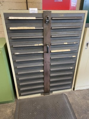 1 Metallwerkzeugschubladenschrank, 24-zugig